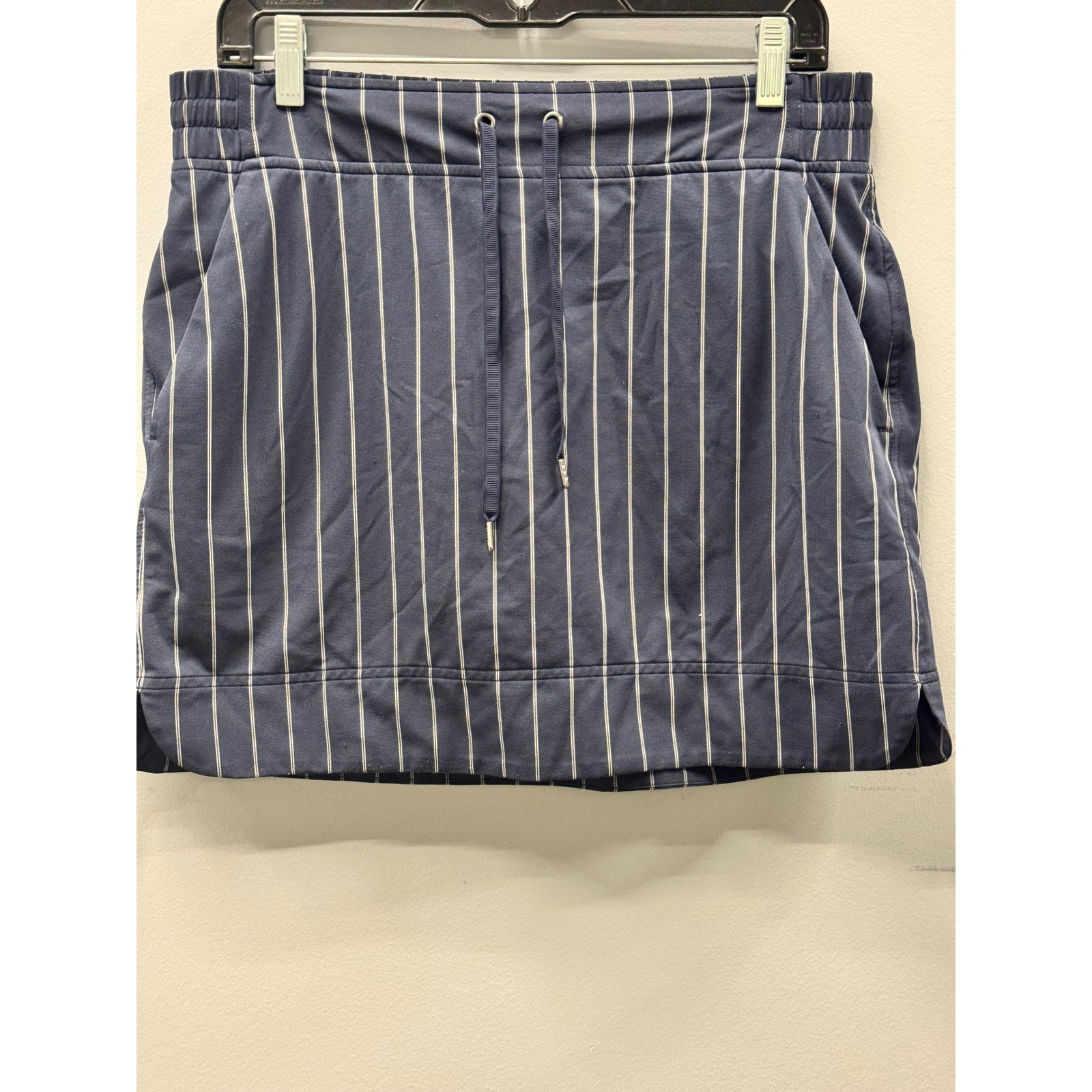 Athleta Midtown Skort Womens 8 Navy Blue Pinstripe Athletic Golf Tennis Casual